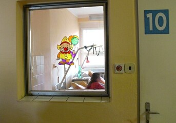 Moravskoslezský kraj: V nemocnicích čtou malým pacientům pohádkové babičky